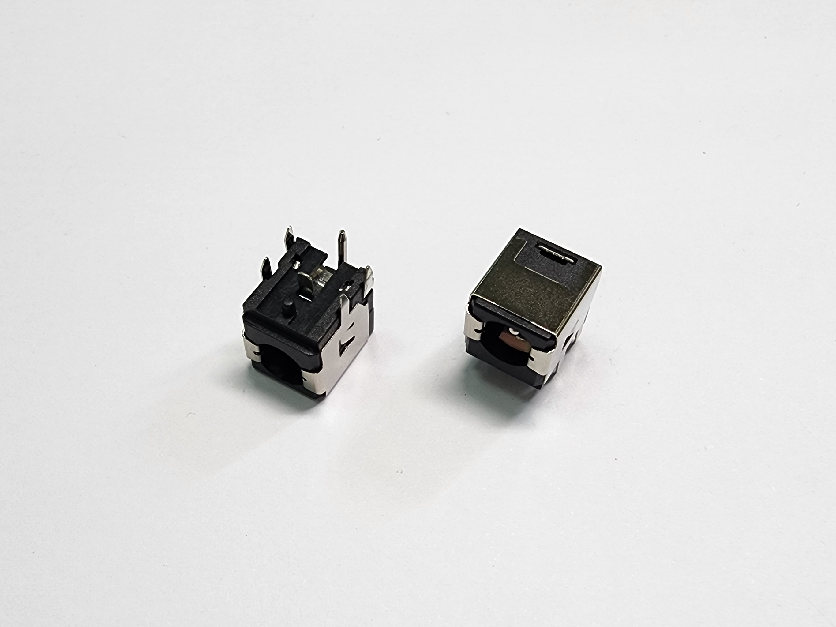 CDCJ-204RDT0-8H (24V10A)